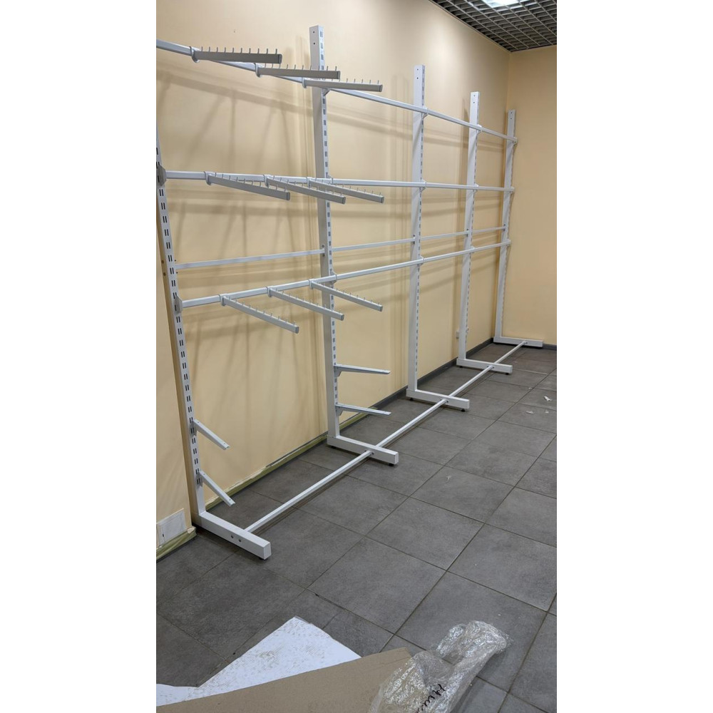 Рейка-опора для перфорованої стійки, закритий тип, 205 см.